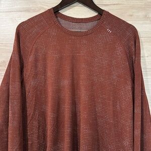 Like new Lululemon long sleeve shirt XL